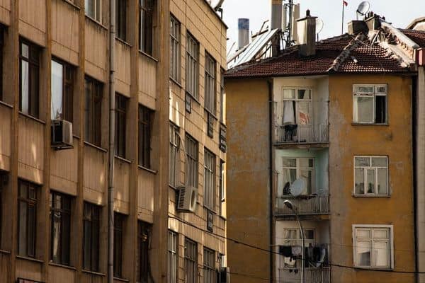 Eser Tokas באתר PEXELS balcony